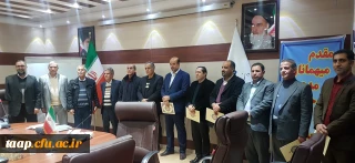 جلسه نقد وبررسی آثار برگزیده اساتید

اثر برگزیده استاد درخشانی نقد و بررسی قرار گرفته و از وی تجلیل شد.