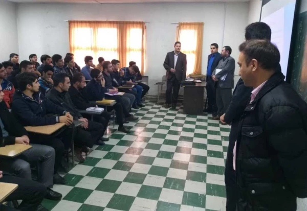 در راستای اجرای نظام نامه فرهنگی دوره ضمن خدمت ICDL در ساعت فرهنگی برای ورودی های 98 برگزار شد. 2