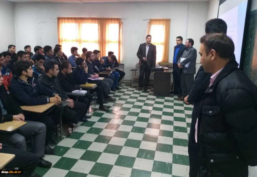 در راستای اجرای نظام نامه فرهنگی دوره ضمن خدمت ICDL در ساعت فرهنگی برای ورودی های 98 برگزار شد. 2