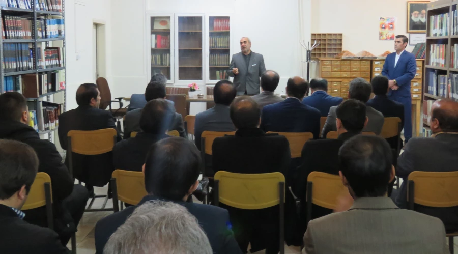 مراسم افتتاح کتابخانه با حضور مدیر محترم پردیس های استانی سرپرست و معاونان و کارکنان اساتید و دانشجو معلمان برگزار شد. 6