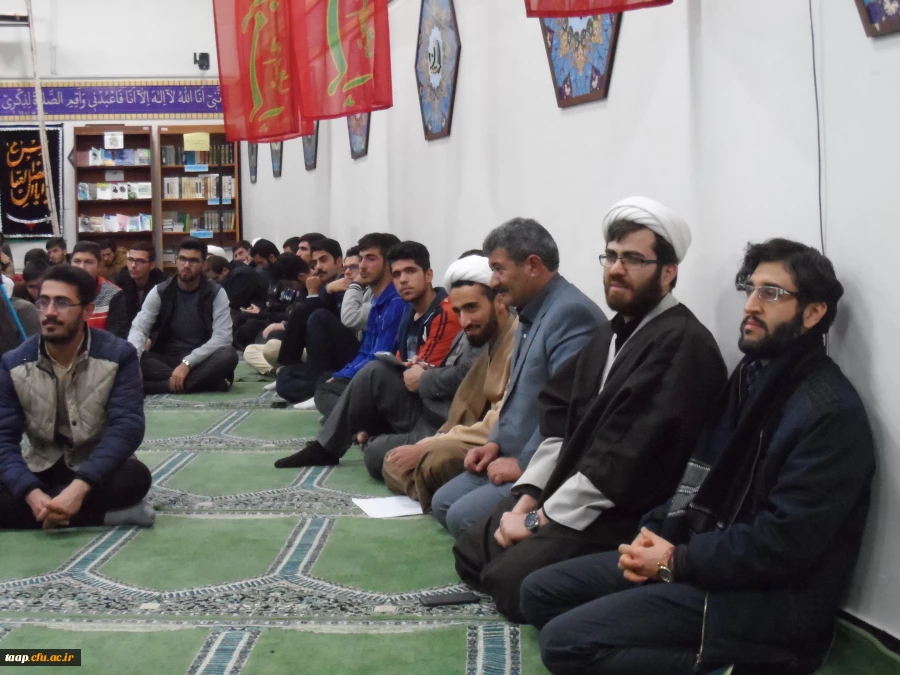 به همت بسیج دانشجویی همایش تبیین بیانات مقام معظم رهبری در 12 آذرماه 79 برگزارشد. 3