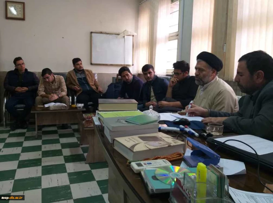  مسئول امور فرهنگی به همراه نمایندگان دانشجومعلمان با مسئول نهاد رهبری استان دیدار و گفتگو نمودند. 2