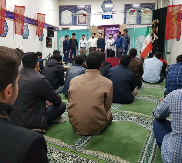 همایش شبی با قرآن بمناسبت هفته فرهنگی وروز دانشجو باحضور مسولین فرهنگی و نهاد رهبری پردیس علامه امینی در محل نمازخانه دانشگاه برگزار گردید. 4