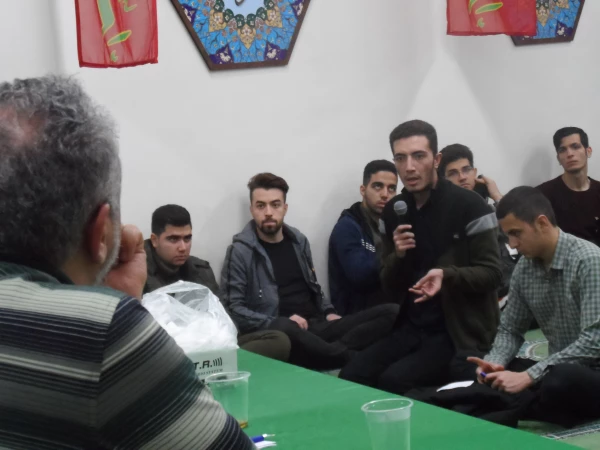 به مناسبت روز دانشجو نشست صمیمی مسئولان پردیس علامه امینی با دانشجویان  در روز شنبه مورخه 16/09/98 از ساعت 21الی 23در مکان نمازخانه پردیس برگزار گردید. 2