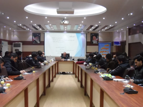 کارگاه مقاله نویسی به همت انجمن فیزیک پردیس علامه امینی تبریز برگزار گردید. 2