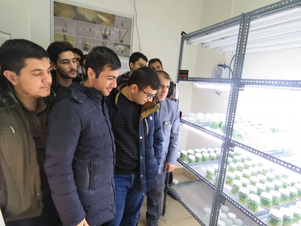 دانشجومعلمان پردیس علامه امینی تبریز از پارک علم و فن آومری بازید نمودند. 6