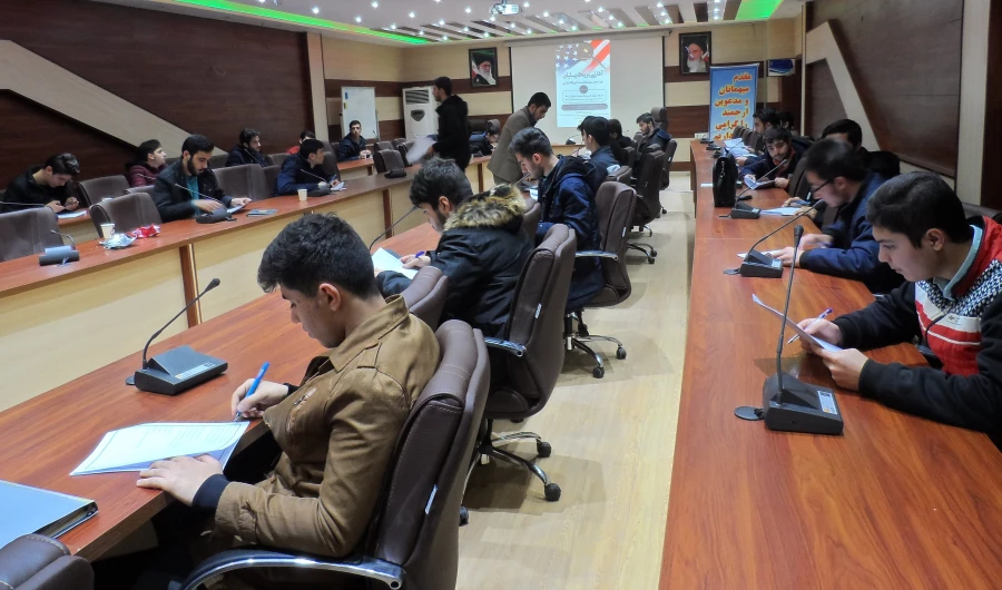 به همت کانون تبیین اندیشه های حضرت امام خمینی(ره)برگزار گردید. 2