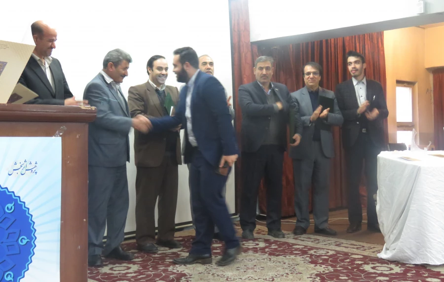 به مناسبت هفته پژوهش مراسم پردیس علامه امینی روز دوشنبه از ساعت 10 الی 12 طبق اقدامات و برنامه ریزهای انجام شد. 6