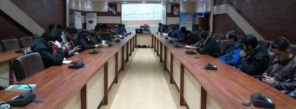 به همت انجمن علمی زیست شناسی پردیس علامه امینی تبریز کارگاه آموزش مقاله نویسی در بعداز ظهر روز 25 آذر از ساعت 14 الی 16 با تدریس دکتر سعادتی و حضور جمعی کثیر از دانشجویان رشته زیست شناسی در محل سالن شمس برگزار شد. 2