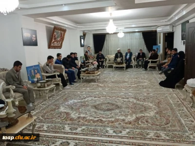 همزمان با شب یلدا

جمعی از دانشجو معلمان پردیس به همراه مسئول امور فرهنگی پردیس علامه امینی تبریز باخانواده محترم شهید مدافع حرم دیدار و گفتگو نمودند.