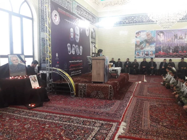 سردار نوعی اقدم در مراسم دانشگاه فرهنگیان پردیس علامه امینی تبریز برادران تاکید کرد: 
 آمریکا در تمام عرصه ها مغلوب حاج قاسم سلیمانی شده بود.
 3