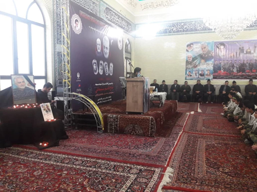 سردار نوعی اقدم در مراسم دانشگاه فرهنگیان پردیس علامه امینی تبریز برادران تاکید کرد: 
 آمریکا در تمام عرصه ها مغلوب حاج قاسم سلیمانی شده بود.
 3