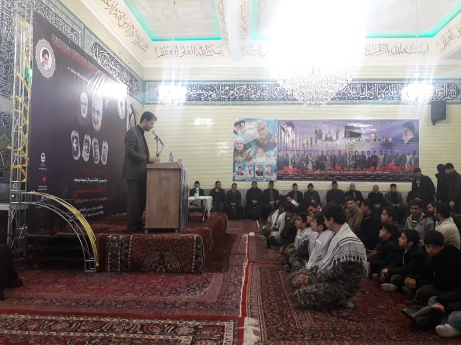 سردار نوعی اقدم در مراسم دانشگاه فرهنگیان پردیس علامه امینی تبریز برادران تاکید کرد: 
 آمریکا در تمام عرصه ها مغلوب حاج قاسم سلیمانی شده بود.
 2