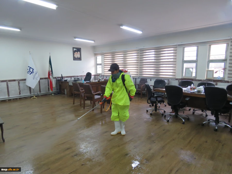 ضدعفونی با رعایت تمام پروتکل های بهداشتی در پردیس علامه امینی 2