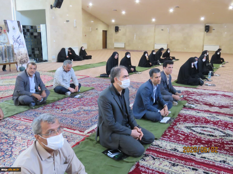 رهبری هوشمندانه وعالمانه حضرت آقا این انقلاب را جهانی کرده وتمام پیشرفت های انقلاب اسلامی مرهون خون شهداست.  10