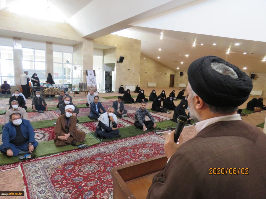 رهبری هوشمندانه وعالمانه حضرت آقا این انقلاب را جهانی کرده وتمام پیشرفت های انقلاب اسلامی مرهون خون شهداست.  23