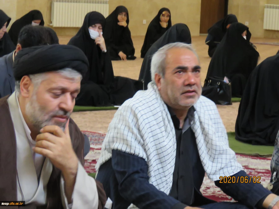 رهبری هوشمندانه وعالمانه حضرت آقا این انقلاب را جهانی کرده وتمام پیشرفت های انقلاب اسلامی مرهون خون شهداست.  38