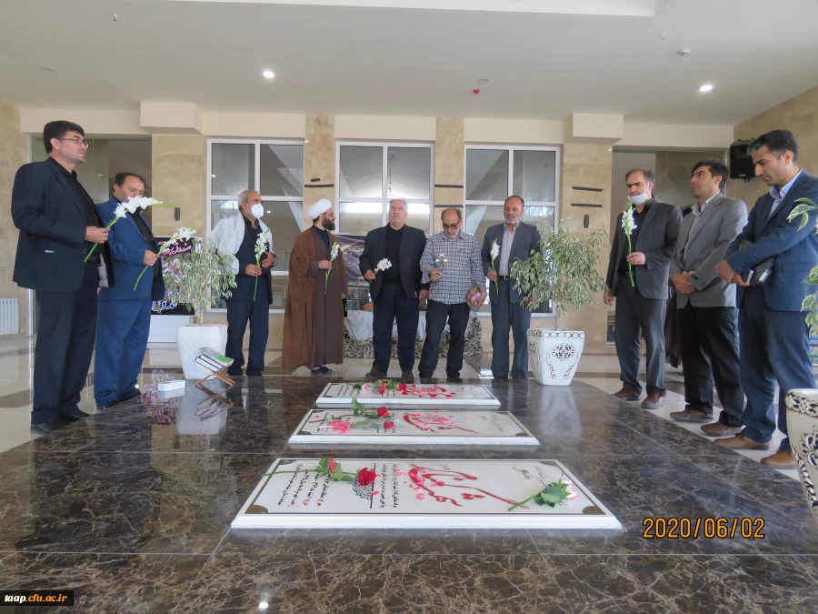 رهبری هوشمندانه وعالمانه حضرت آقا این انقلاب را جهانی کرده وتمام پیشرفت های انقلاب اسلامی مرهون خون شهداست.  39