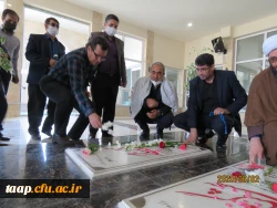 رهبری هوشمندانه وعالمانه حضرت آقا این انقلاب را جهانی کرده وتمام پیشرفت های انقلاب اسلامی مرهون خون شهداست.  41