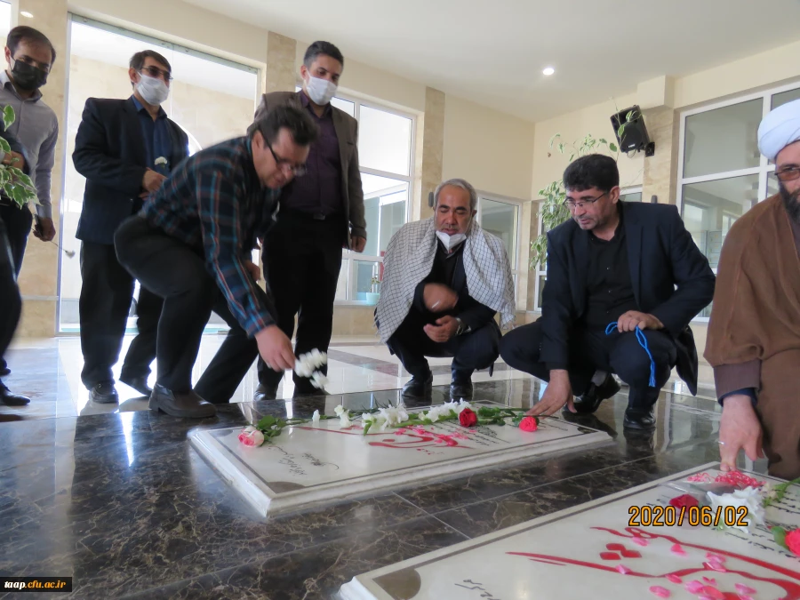 رهبری هوشمندانه وعالمانه حضرت آقا این انقلاب را جهانی کرده وتمام پیشرفت های انقلاب اسلامی مرهون خون شهداست.  41