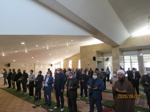 رهبری هوشمندانه وعالمانه حضرت آقا این انقلاب را جهانی کرده وتمام پیشرفت های انقلاب اسلامی مرهون خون شهداست.  9