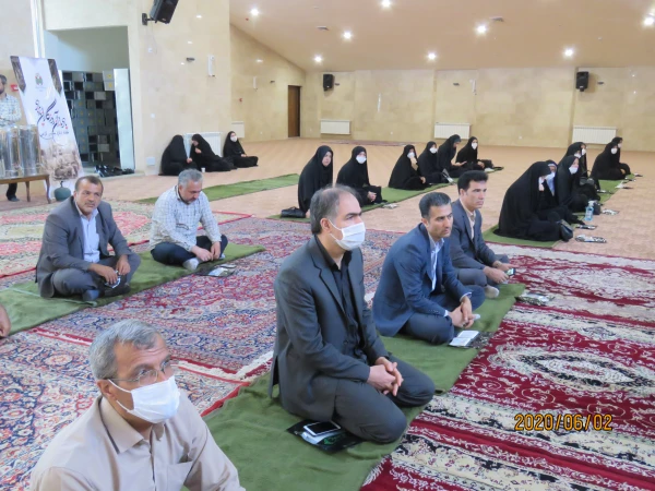 رهبری هوشمندانه وعالمانه حضرت آقا این انقلاب را جهانی کرده وتمام پیشرفت های انقلاب اسلامی مرهون خون شهداست.  12