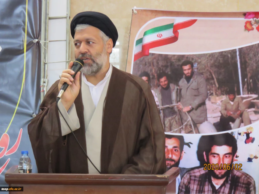 رهبری هوشمندانه وعالمانه حضرت آقا این انقلاب را جهانی کرده وتمام پیشرفت های انقلاب اسلامی مرهون خون شهداست.  13