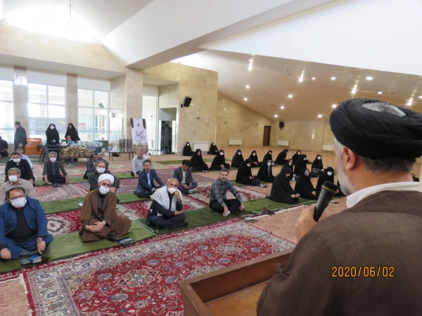 رهبری هوشمندانه وعالمانه حضرت آقا این انقلاب را جهانی کرده وتمام پیشرفت های انقلاب اسلامی مرهون خون شهداست.  15