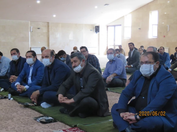 رهبری هوشمندانه وعالمانه حضرت آقا این انقلاب را جهانی کرده وتمام پیشرفت های انقلاب اسلامی مرهون خون شهداست.  16