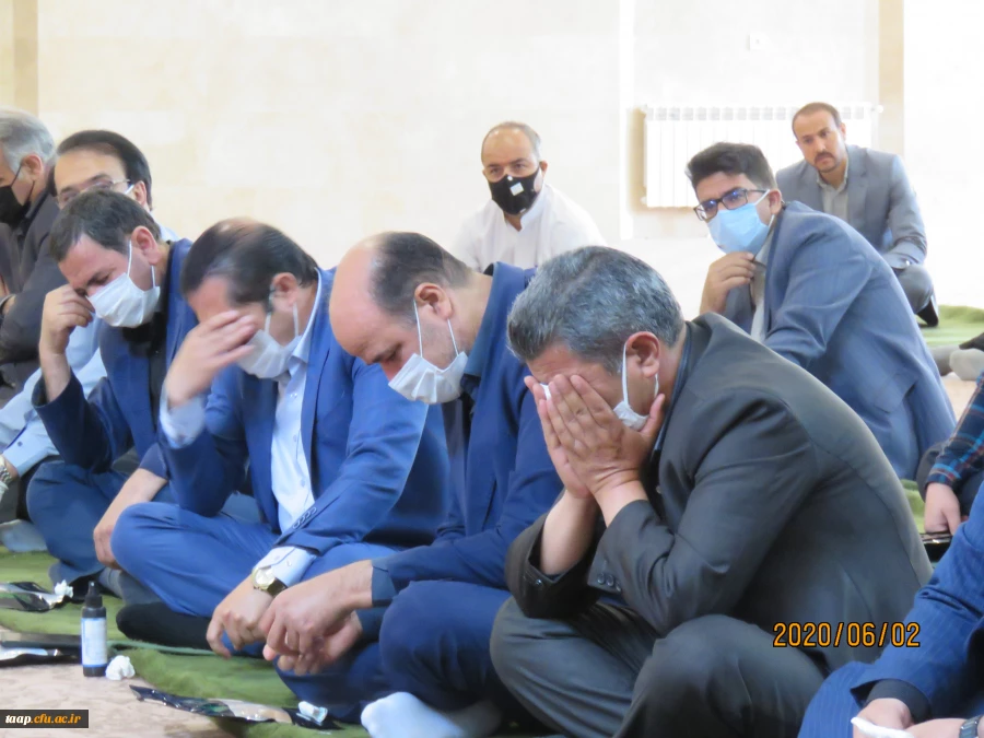 رهبری هوشمندانه وعالمانه حضرت آقا این انقلاب را جهانی کرده وتمام پیشرفت های انقلاب اسلامی مرهون خون شهداست.  20