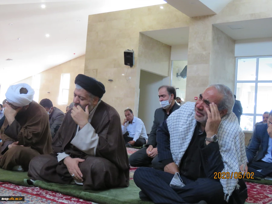 رهبری هوشمندانه وعالمانه حضرت آقا این انقلاب را جهانی کرده وتمام پیشرفت های انقلاب اسلامی مرهون خون شهداست.  21