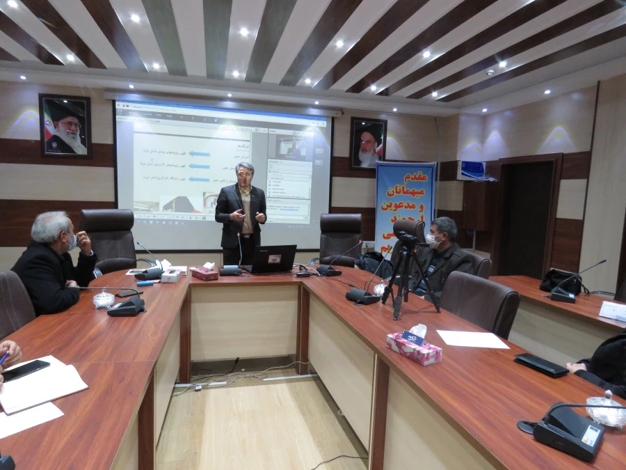 کارگاه آموزشی معرفی حمایت های پارک علم و فناوری در بستر مراکز رشد و نوآوری از فناوران و کارآفرینان دانشگاهی 5