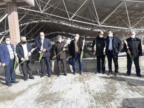 غبار روبی و عطر افشانی مزار شهدا و شهید گمنام 4