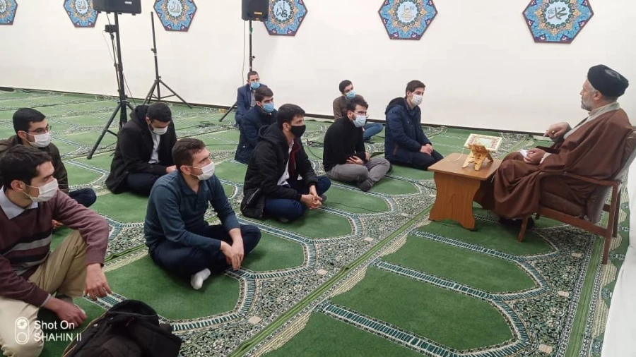 به همت هیت  فاطمیون پردیس علامه امینی تبریز مراسم جشن میلاد حضرت فاطمه زهرا(سلام الله علیها) برگزارگردید 2