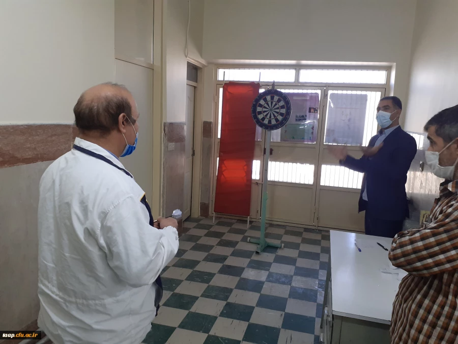 امور دانشجویی پردیس به مناسبت هفته تربیت بدنی مسابقه دارت و تنیس روی را در بین اساتید و کارکنان برگزار کرد.  7