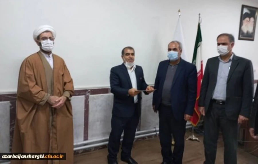 طی حکمی دکتر خداویردی عباس زاده وآقای رحیم کریمی جاوید به ترتیب سرپرست و معاون توسعه و پشتیبانی پردیس  علامه امینی تبریز منصوب شد. 4