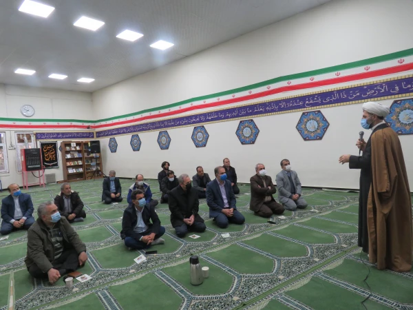 به همت واحد روابط عمومی پردیس علامه امینی دعای پرفیض زیارت عاشورا برگزار گردید. 2