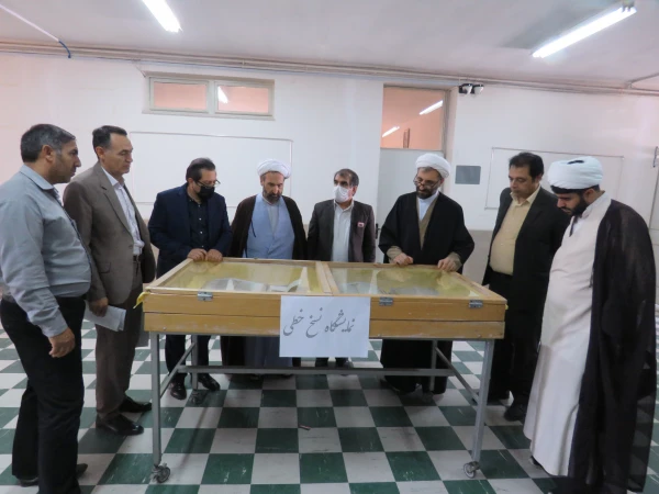 برپایی نمایشگاه نسخ خطی و چاپ سنگی به مناسبت هفته ولایت 2