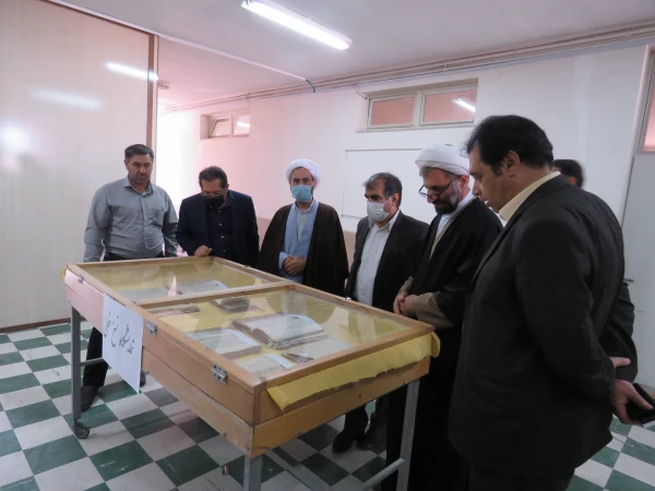 برپایی نمایشگاه نسخ خطی و چاپ سنگی به مناسبت هفته ولایت 5