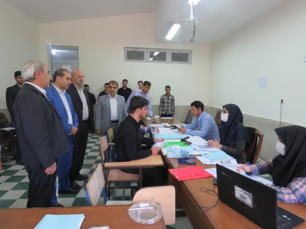 بازدید آقای علی زمانی و عباس بروغنی از روند برگزاری مصاحبه معرفی شدگان چند برابر ظرفیت پردیس های استان آذربایجان شرقی  3