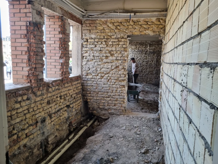 با اتمام ترم تابستانی و فرصت تعطیلات اجرای بیش از 24 پروژه عمرانی در پردیس علامه امینی تبریز سرعت می گیرد. 6