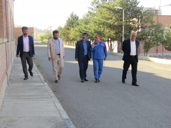 بازدید دکتر تراب محمدی معاون سیاسی استاندار آذربایجان شرقی و هیات همراه روز پنجشنبه 7 مهرماه از مراحل آماده سازی پردیس علامه امینی جهت استقبال وآموزش حضوری دانشجویان 2