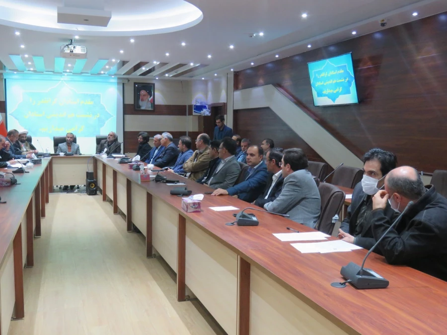 برگزاری نشست هم اندیشی استادان با حضور مدیر کل محترم سیاسی استانداری 4