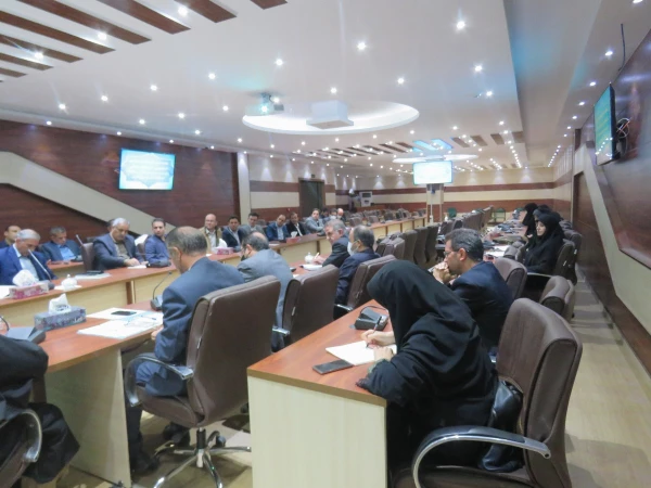 برگزاری نشست هم اندیشی استادان با حضور مدیر کل محترم سیاسی استانداری 5