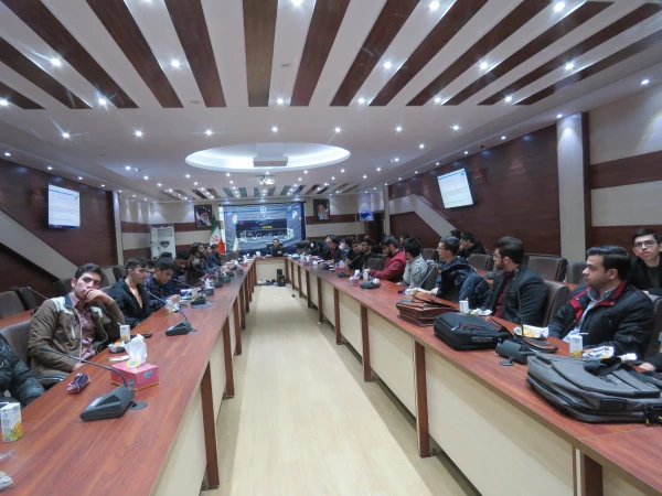  به همت واحد پژوهش ، فناوری و کتابخانه پردیس علامه امینی کارگاه علمی- تخصصی برگزار گردید.  5