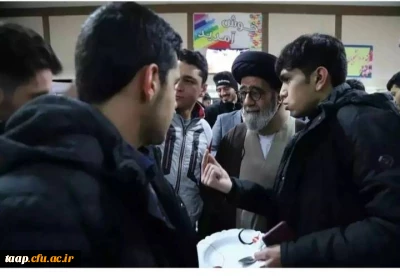 اقدام تحسین برانگیز امام جمعه تبریز،حضورآیت الله آل هاشم در سلف غذاخوری و خوابگاه دانشجویان