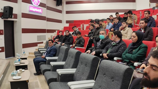 به همت واحد پژوهش و با  مرکز رشد و نوآوری پردیس علامه امینی برگزار شد.  2