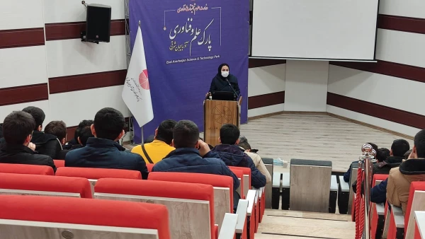 به همت واحد پژوهش و با  مرکز رشد و نوآوری پردیس علامه امینی برگزار شد.  3