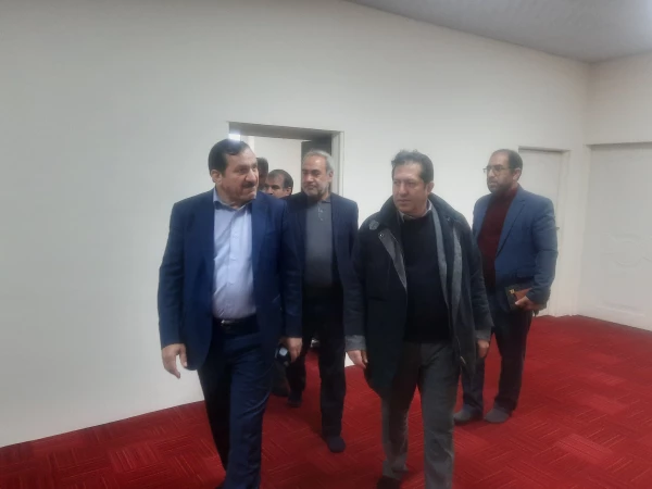 بازدیدحجت الاسلام و المسلمین تقوی و دکتر علی خاکی از پردیس علامه امینی تبریز 7