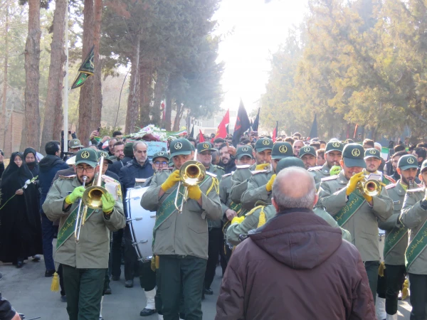 لالایی فرهنگیان تبریز بر پیکر یک شهید گمنام 5